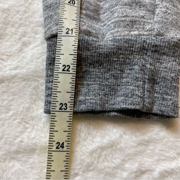 Reflex Gray Cropped Hooded Sweatshirt Size Large - Picture 8 of 8